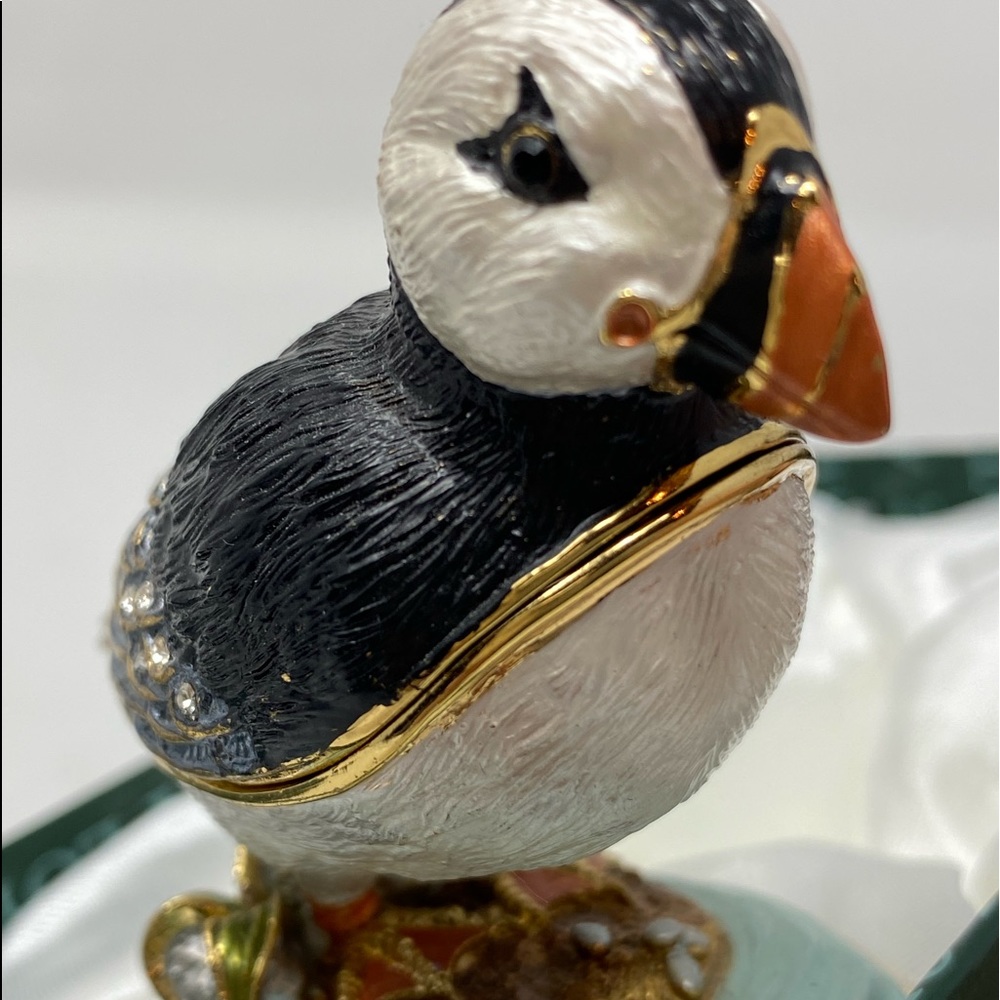Like new 2007 Fitz and Floyd metal jeweled&enameled Finch bird trinket box